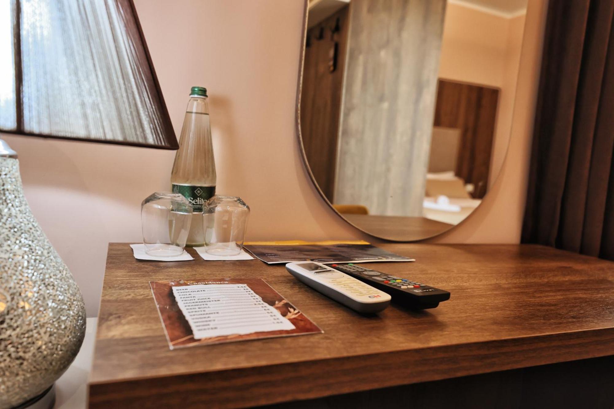 Vila Casablanca - Boutique Hotel & Restaurant Шкодер Экстерьер фото